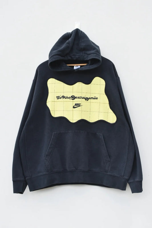 MEZOTER “Go The Extra Smile” Graphic Hoodie – Unisex Oversized Streetwear Pullover