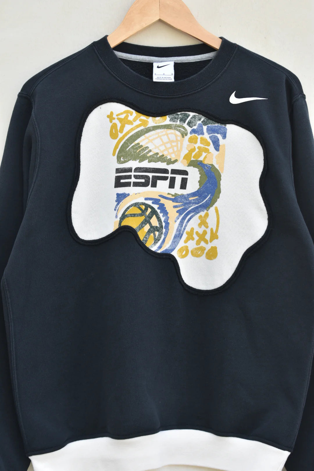 MEZOTER “SportMode” Sweatshirt – Nike x ESPN-Inspired Black Crewneck for Streetwear Lovers