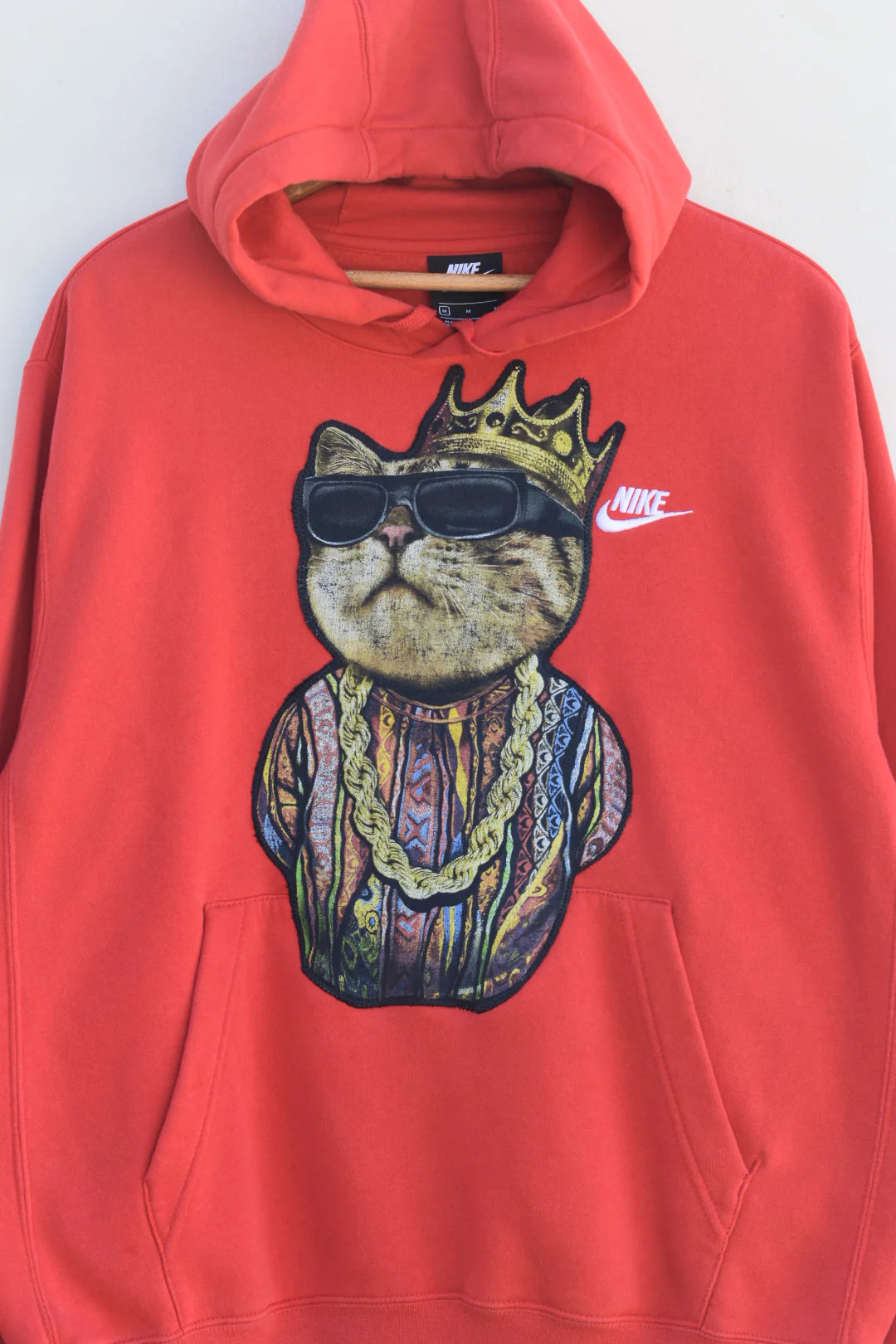 MEZOTER “Royal Cat” Graphic Hoodie – Unisex Red Streetwear Pullover