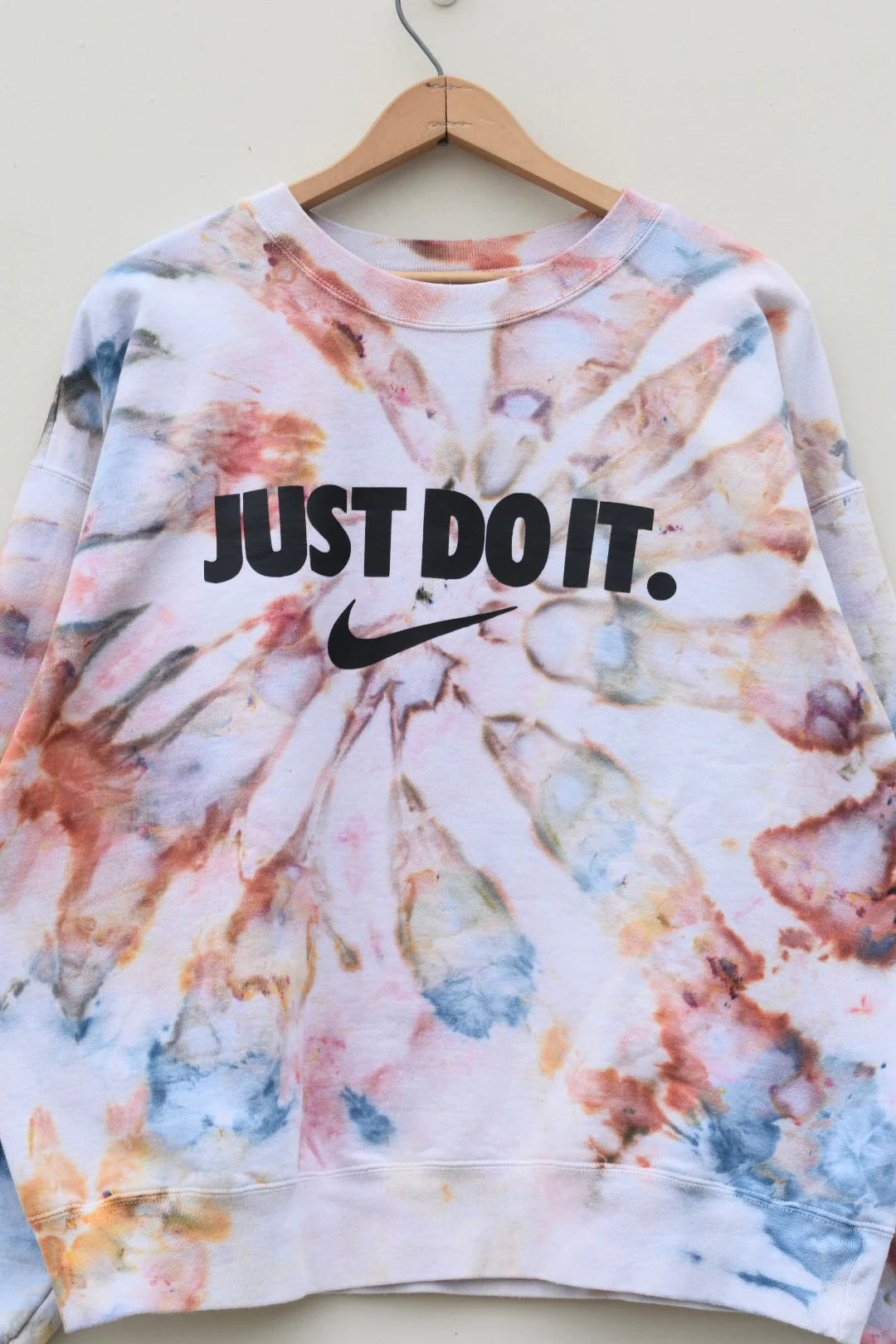 MEZOTER “Dream Swirl” Tie-Dye Sweatshirt – Unisex Oversized Streetwear Pullover
