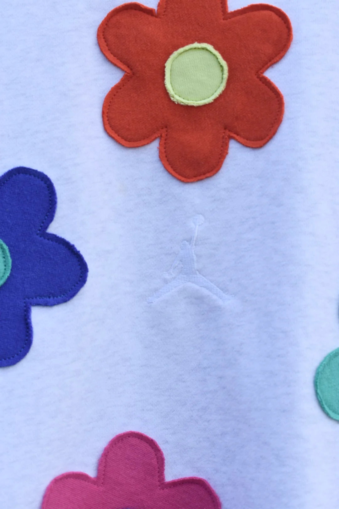 MEZOTER “Bloom Pop” Flower Patch Sweatshirt – Unisex Colorful Streetwear Pullover