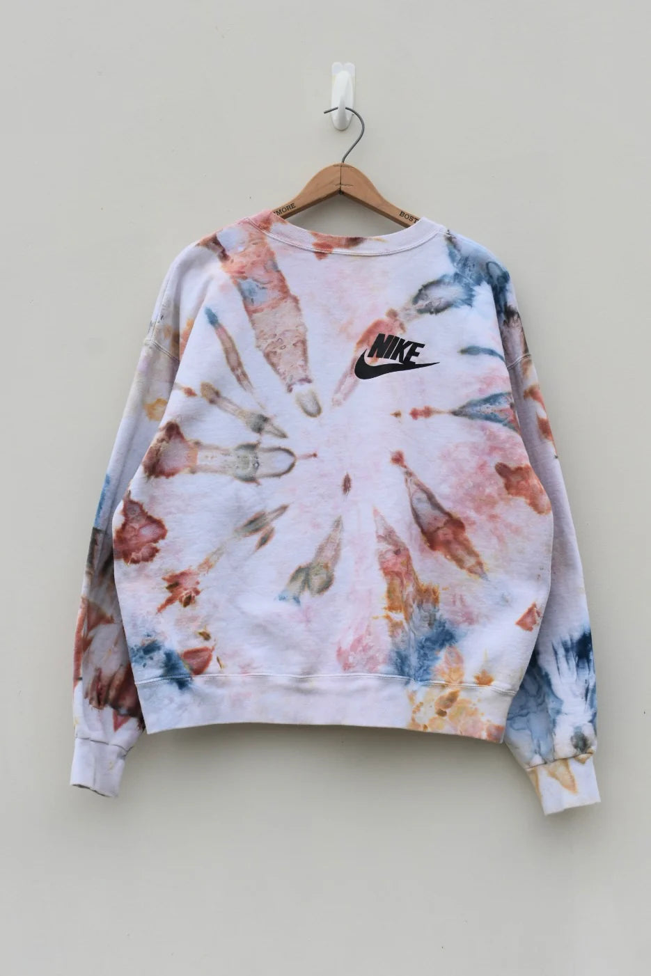 MEZOTER “Dream Swirl” Tie-Dye Sweatshirt – Unisex Oversized Streetwear Pullover