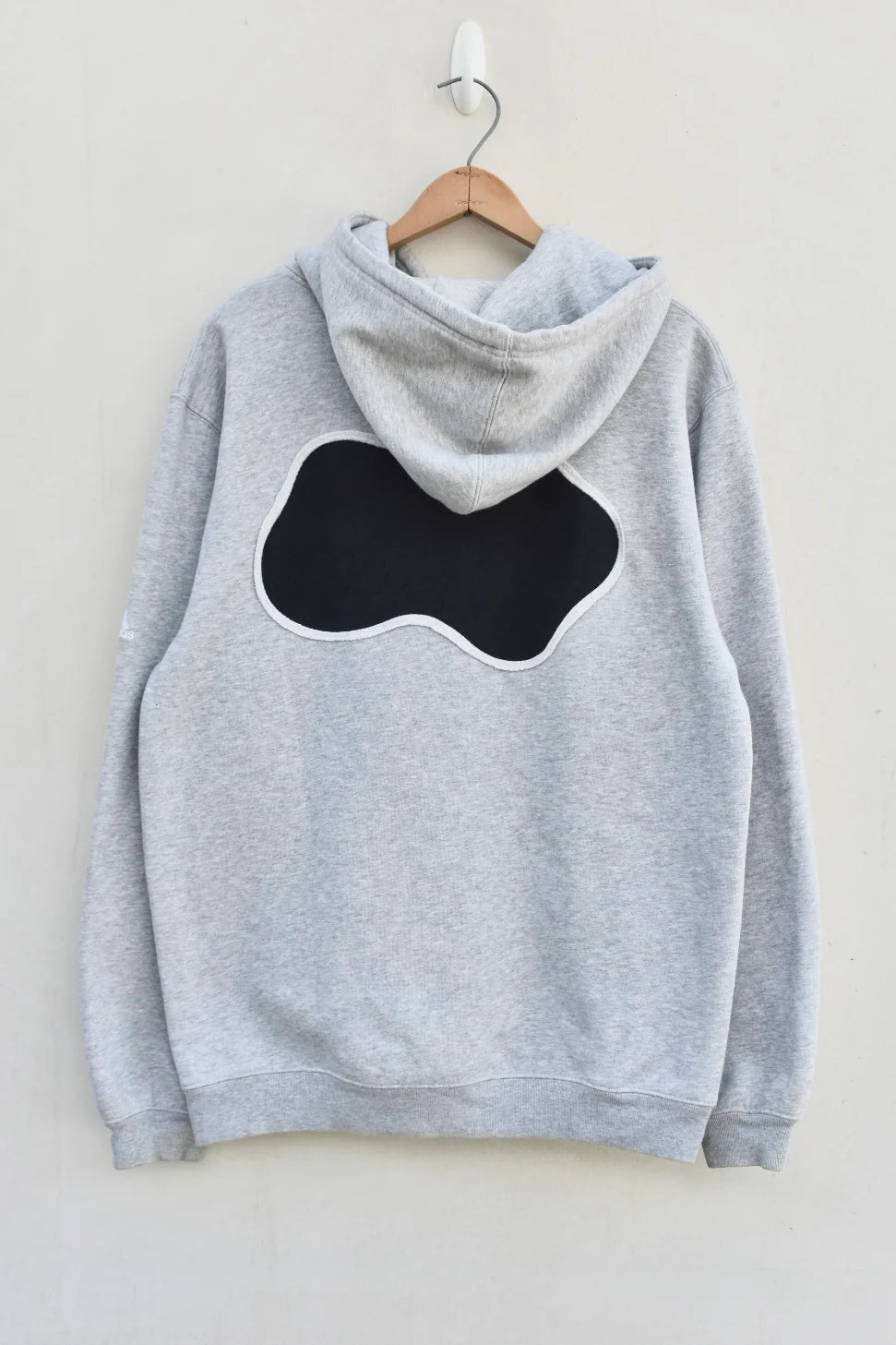 MEZOTER “Cloud Core” Grey Hoodie – Unisex Minimal Streetwear Pullover