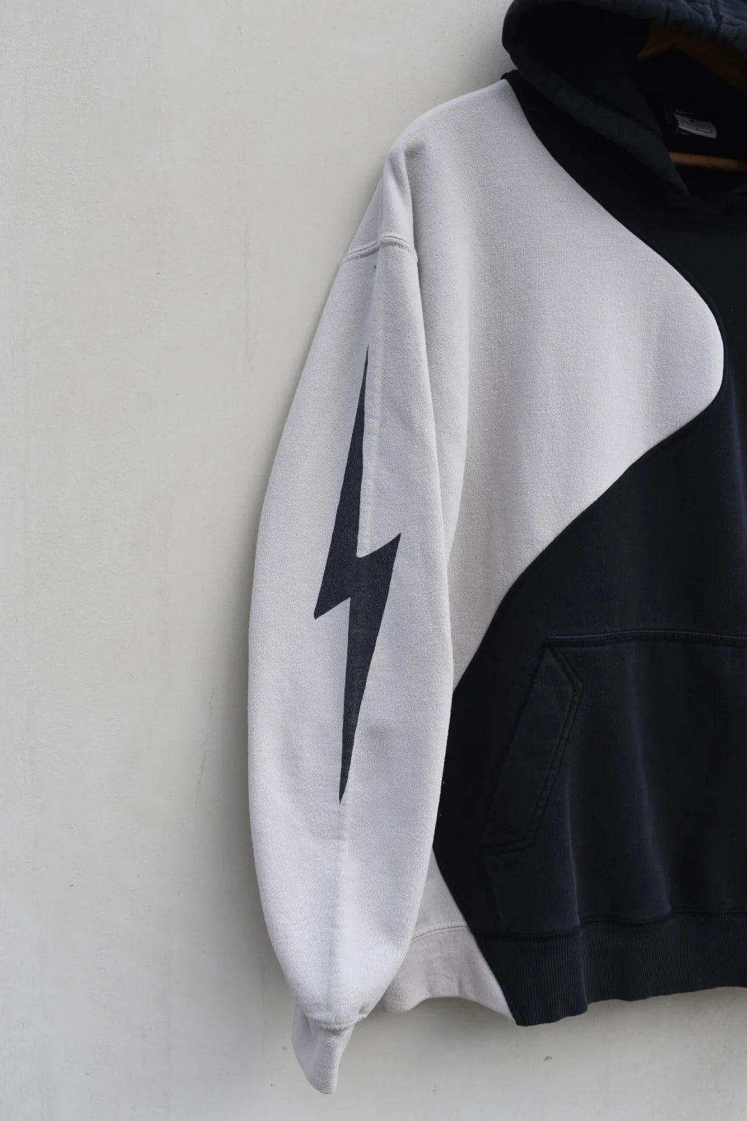 MEZOTER “Fusion Flow” Colorblock Hoodie – Unisex Oversized Streetwear Pullover