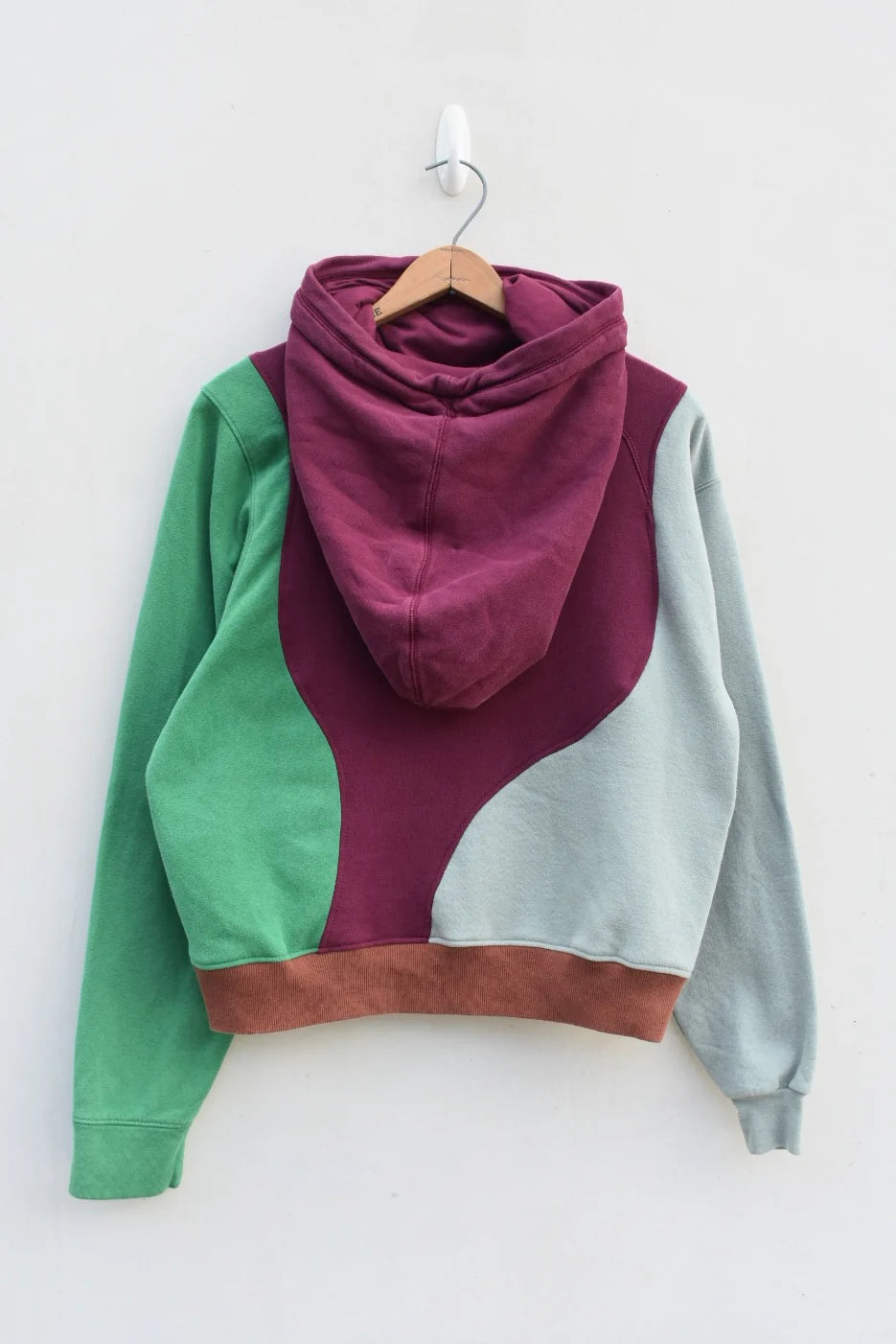 MEZOTER “Earth Runner” Multicolor Hoodie – Unisex Oversized Streetwear Pullover