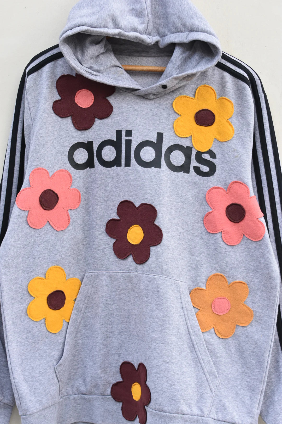 🌼 MEZOTER “Retro Bloom” Flower Hoodie – Unisex Grey Streetwear Pullover