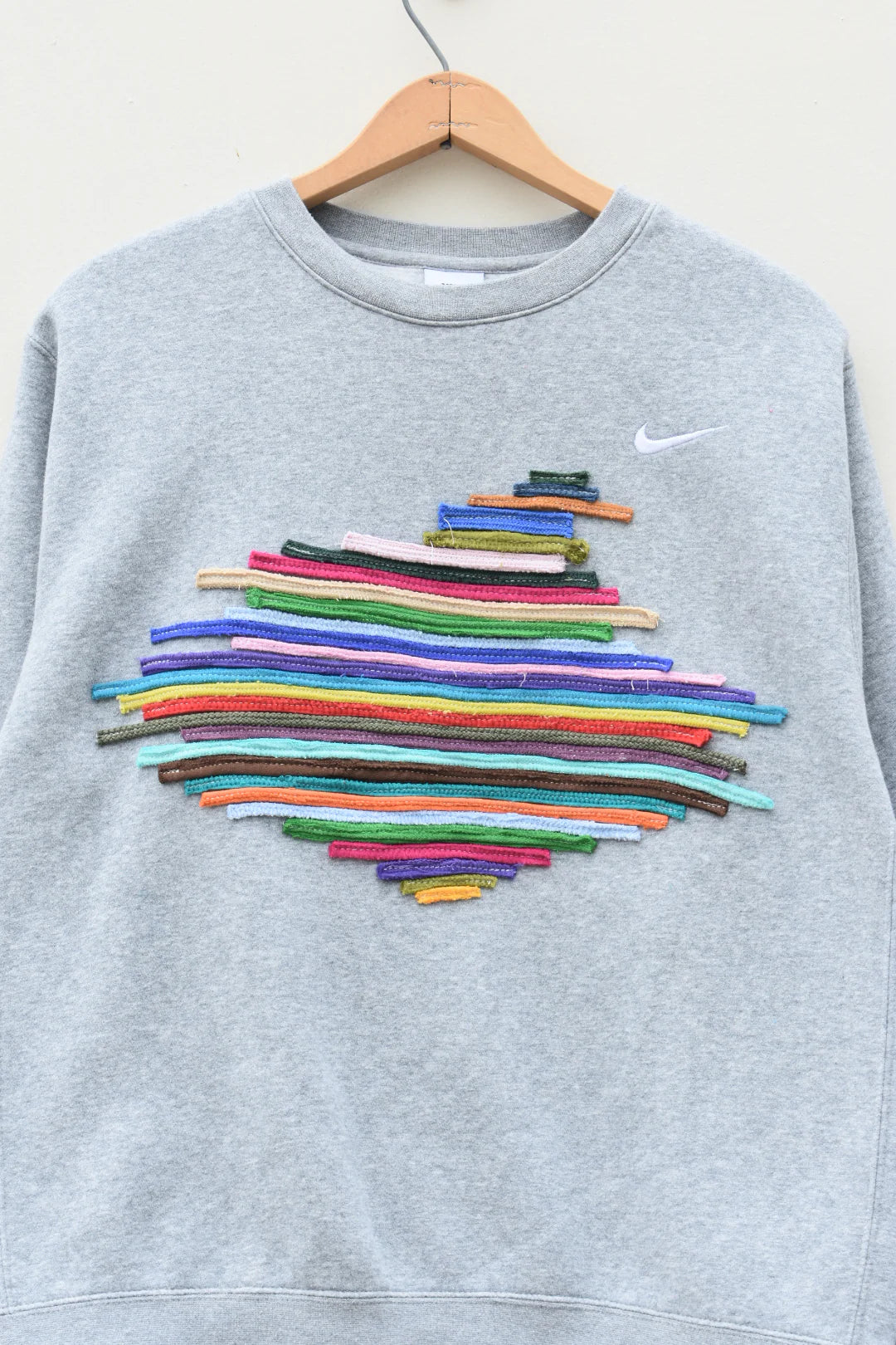 🌈MEZOTER “Spectrum Core” Sweatshirt – Unisex Minimal Grey Pullover with 3D Rainbow Design