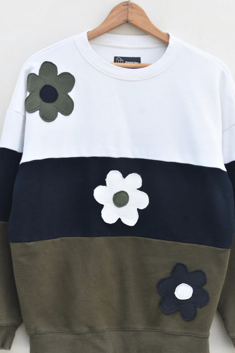 MEZOTER “Triple Bloom” Sweatshirt – Color-Block Floral Sweatshirt for Everyday Streetwear Style