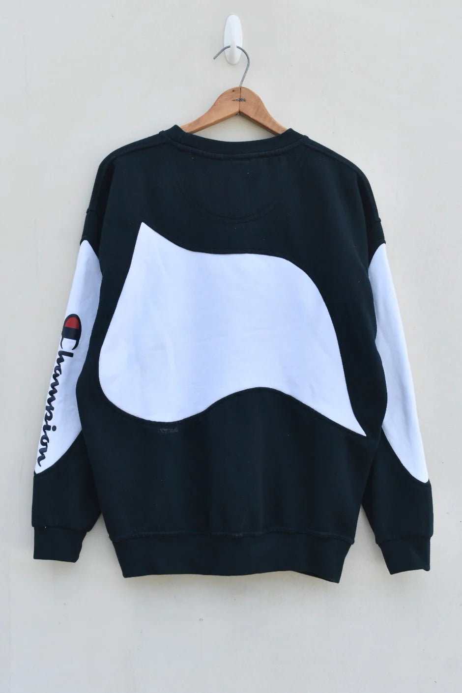 MEZOTER “WaveFlex” Sweatshirt – Champion Black & White Oversized Crewneck